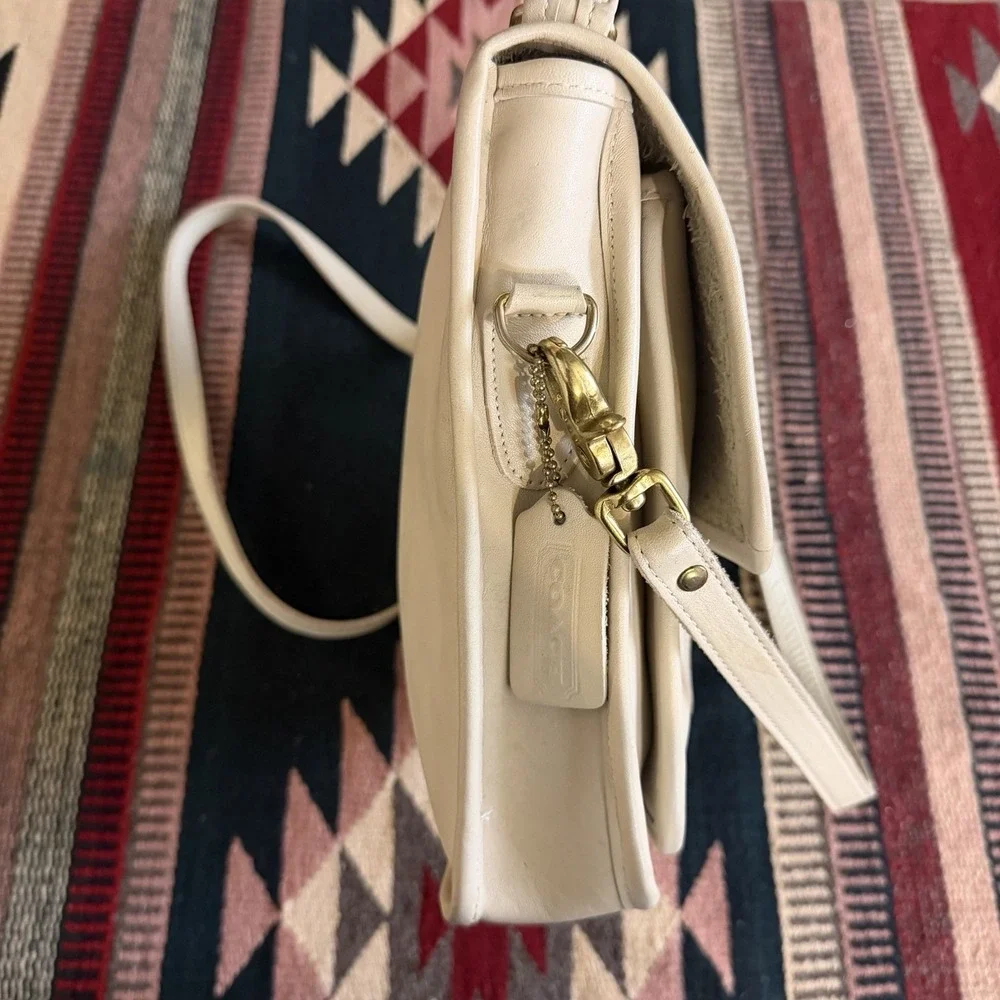 Vintage 1980s Coach Station Bag Satchel In Bone Beige Shoulder Purse Made In USA